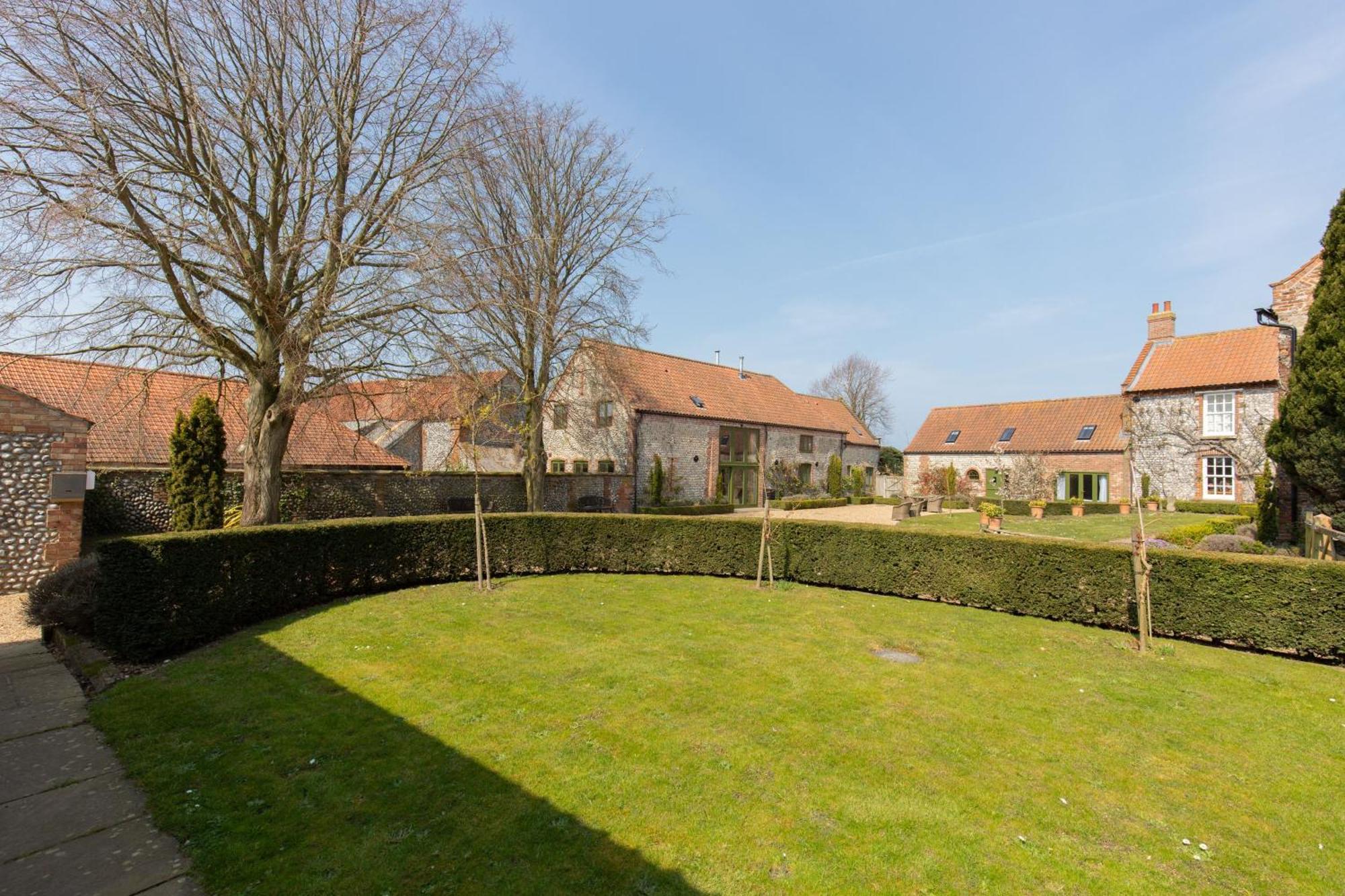 Wash House, Rookery Farm Villa West Beckham Exterior photo